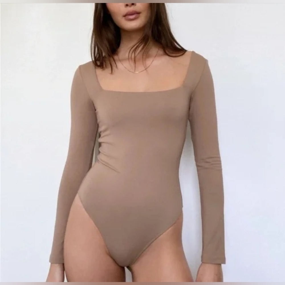 aritzia x Babaton contour squareneck bodysuit